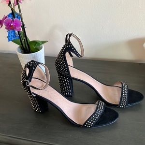 Slightly used modern girls size 11 heel sandals